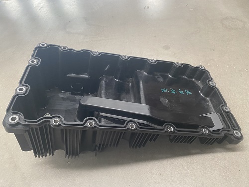 發動機油底殼1
